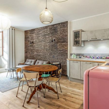 Appartement Sainte Claire Vintage - Welkeys Annecy Bagian luar foto
