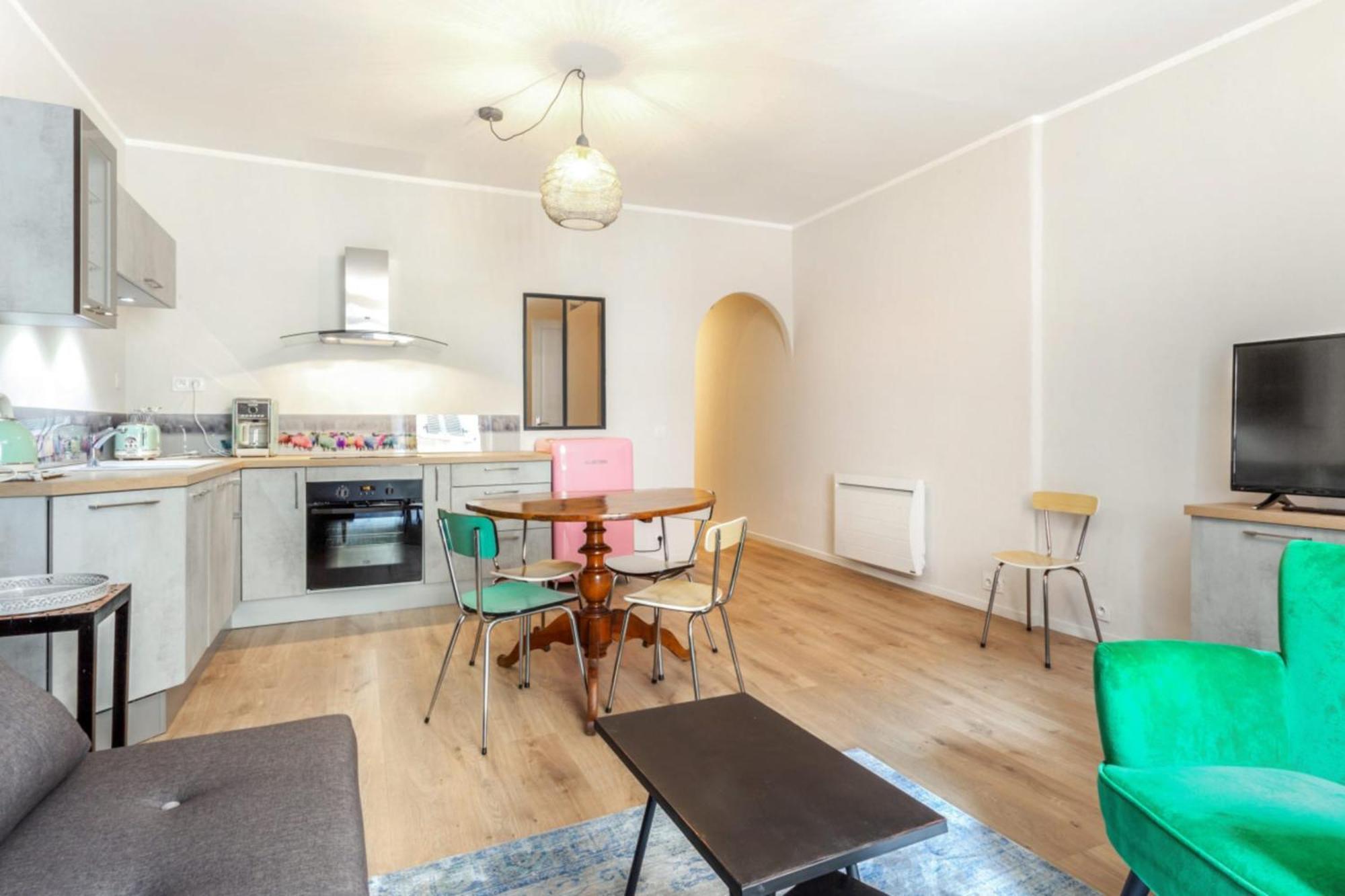 Appartement Sainte Claire Vintage - Welkeys Annecy Bagian luar foto
