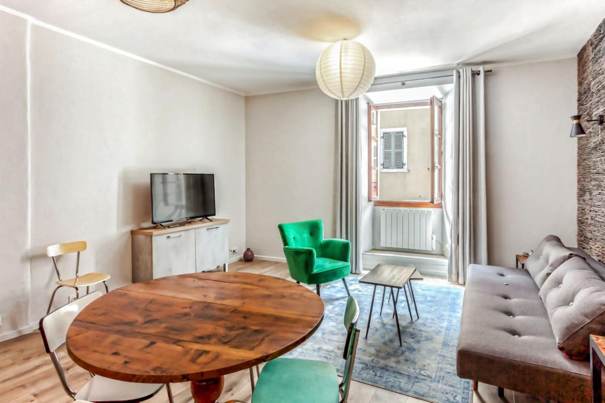 Appartement Sainte Claire Vintage - Welkeys Annecy Bagian luar foto