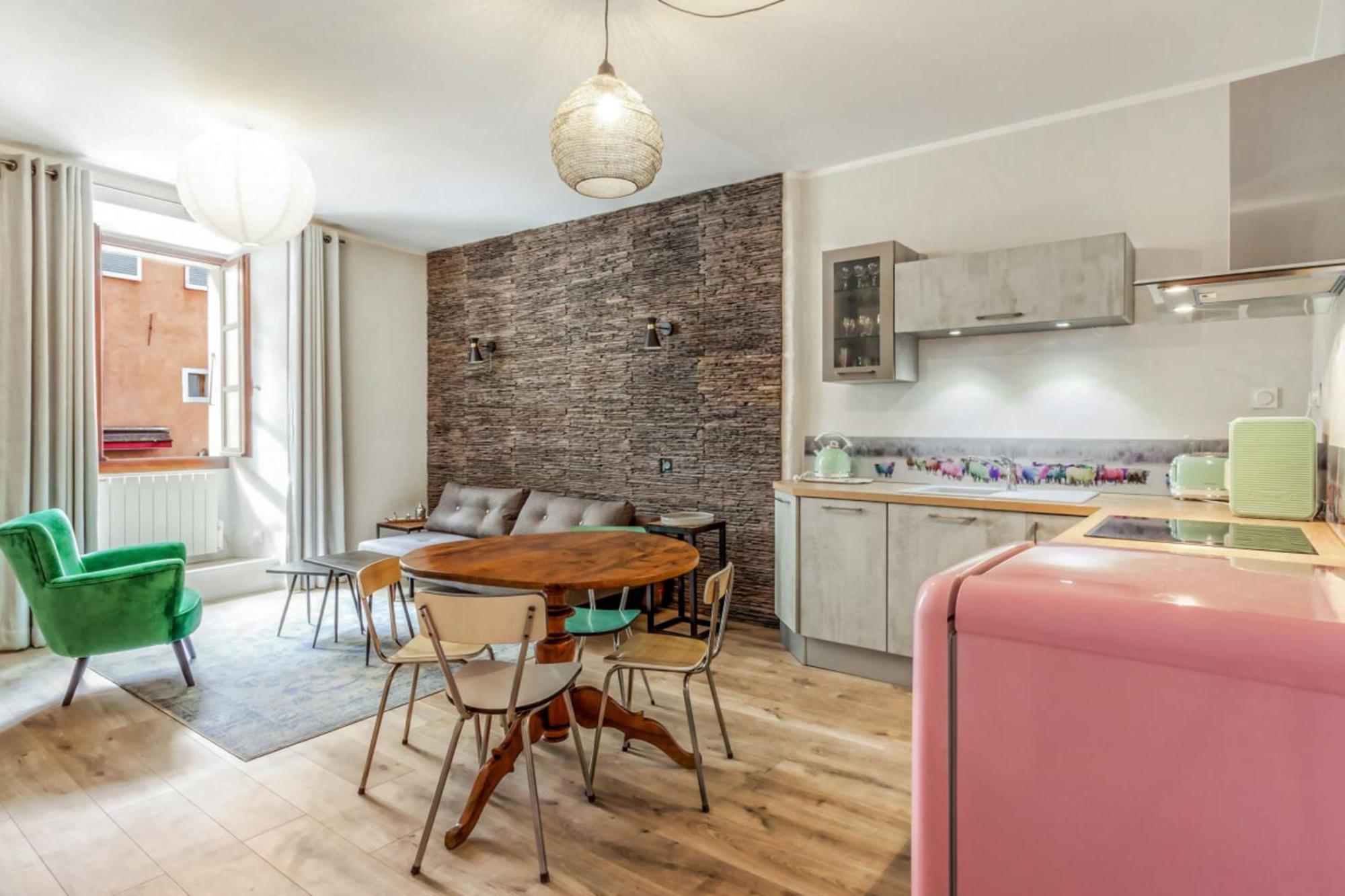 Appartement Sainte Claire Vintage - Welkeys Annecy Bagian luar foto