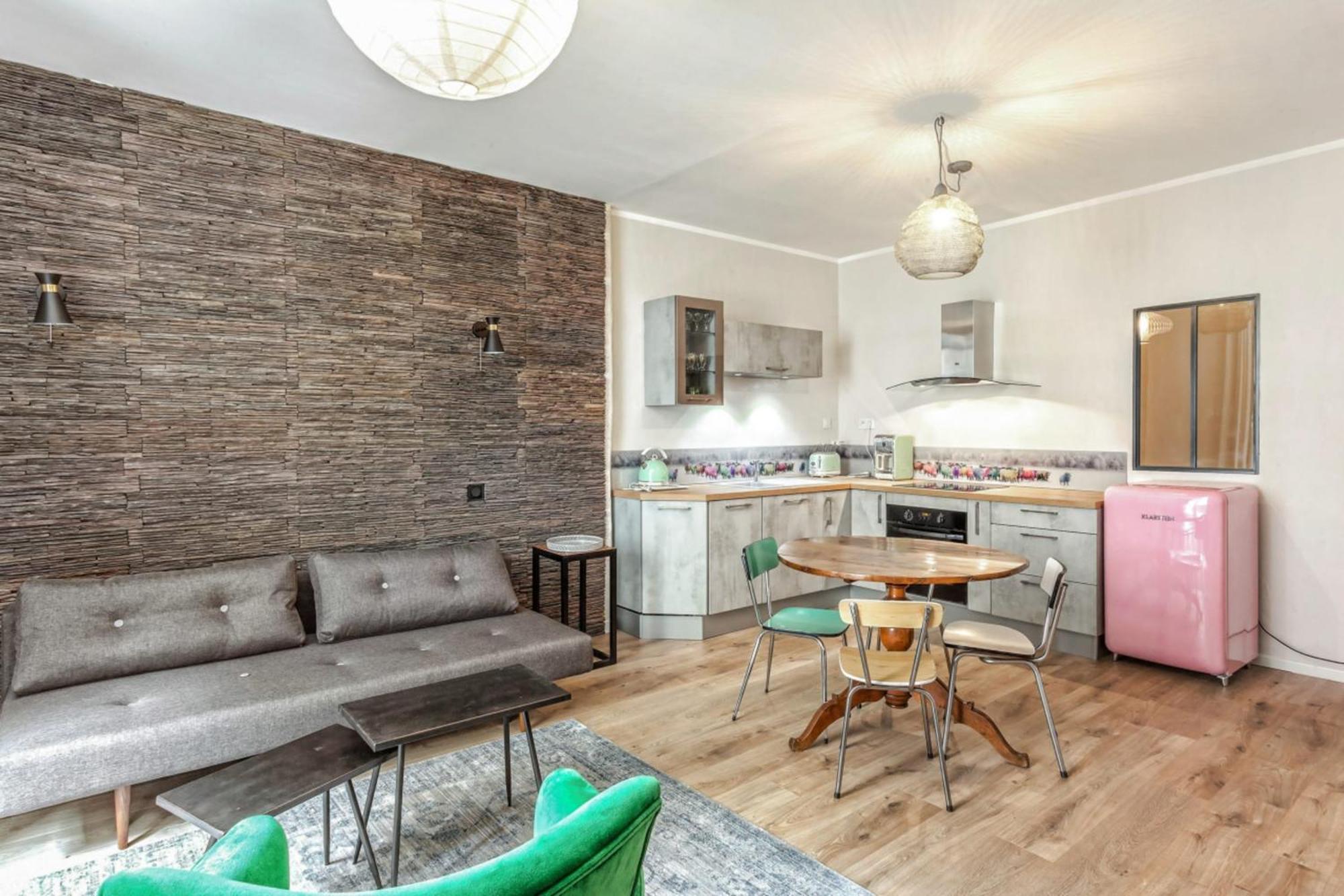 Appartement Sainte Claire Vintage - Welkeys Annecy Bagian luar foto