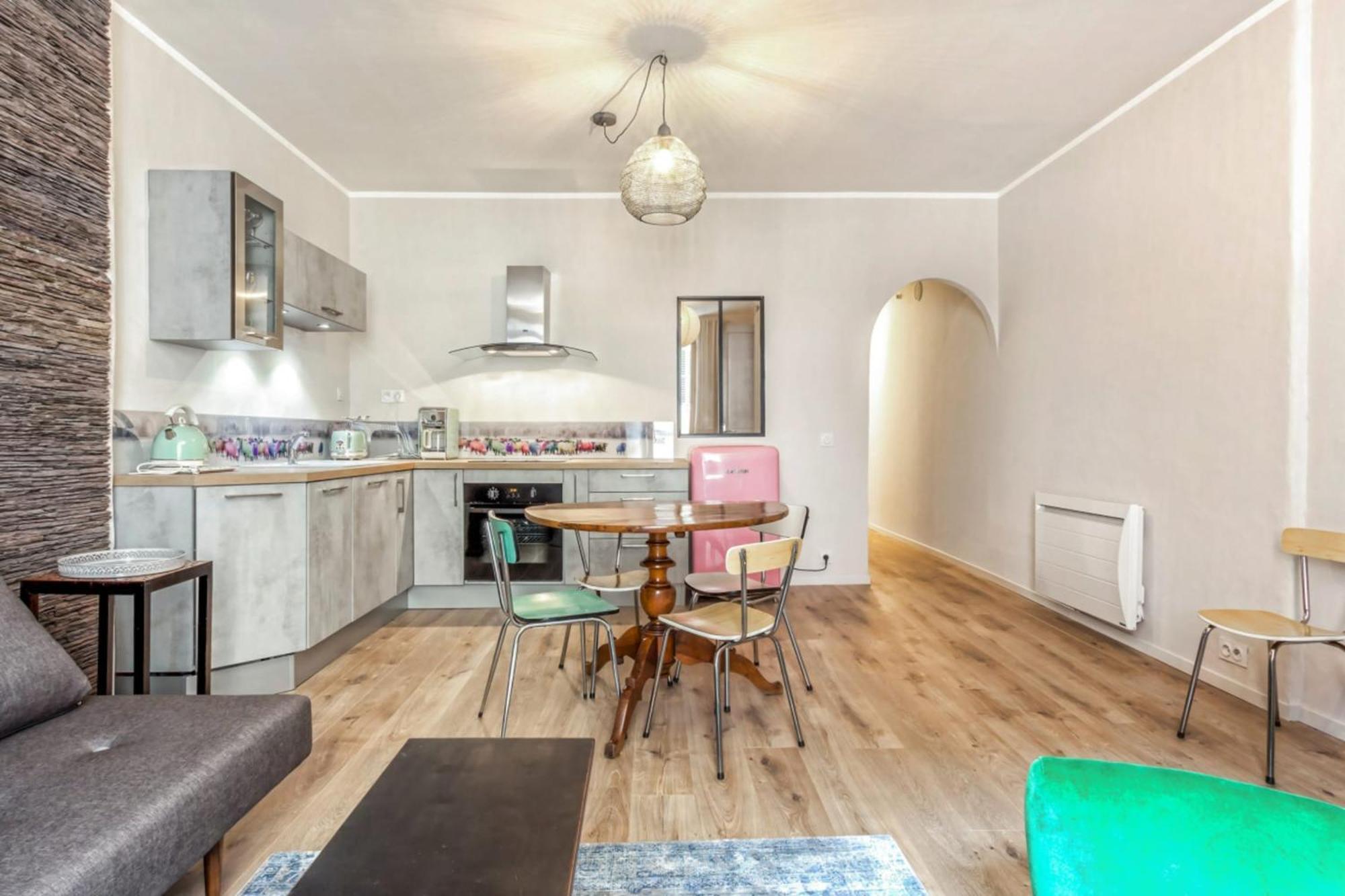 Appartement Sainte Claire Vintage - Welkeys Annecy Bagian luar foto